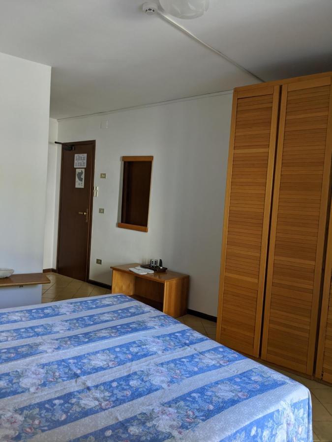 Hotel Corallo Lignano Sabbiadoro Exterior photo