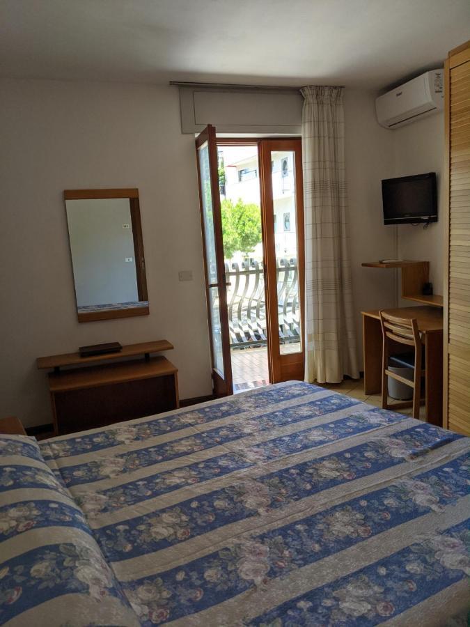 Hotel Corallo Lignano Sabbiadoro Exterior photo